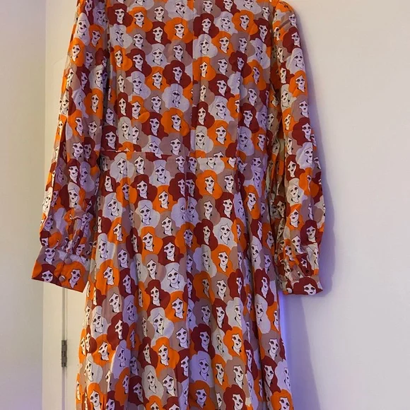 Bus Stop X Joanie - Bexley Amazing Faces Print Tea Dress - Picture 3 of 5